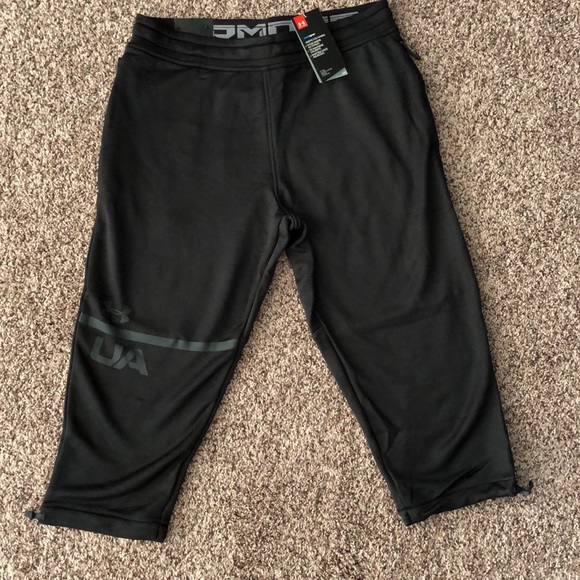 Under Armour Other - Under Armour 3/4 length Shorts | LG | New w Tag